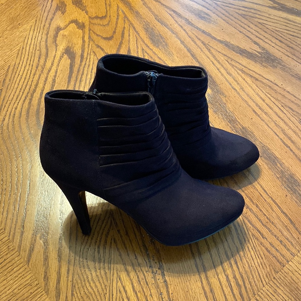 Kelly & Katie Black Suede Booties